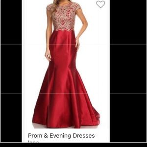 Royal queen dress burgundy and gold color NWT